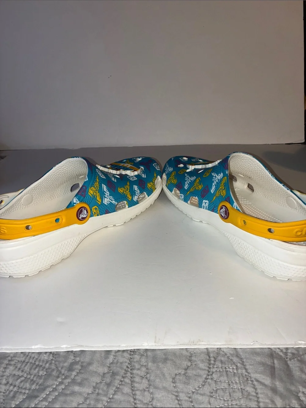 Disney World Cinderella Castle Crocs, Size Women’s 8 / Men’s 6 - Picture 10 of 12